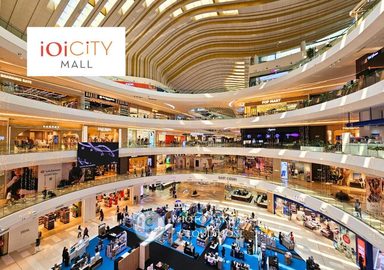Conezion Near Ioi City Mall, Maeps Serdang, Putrajaya By Cloud Host Esterno foto